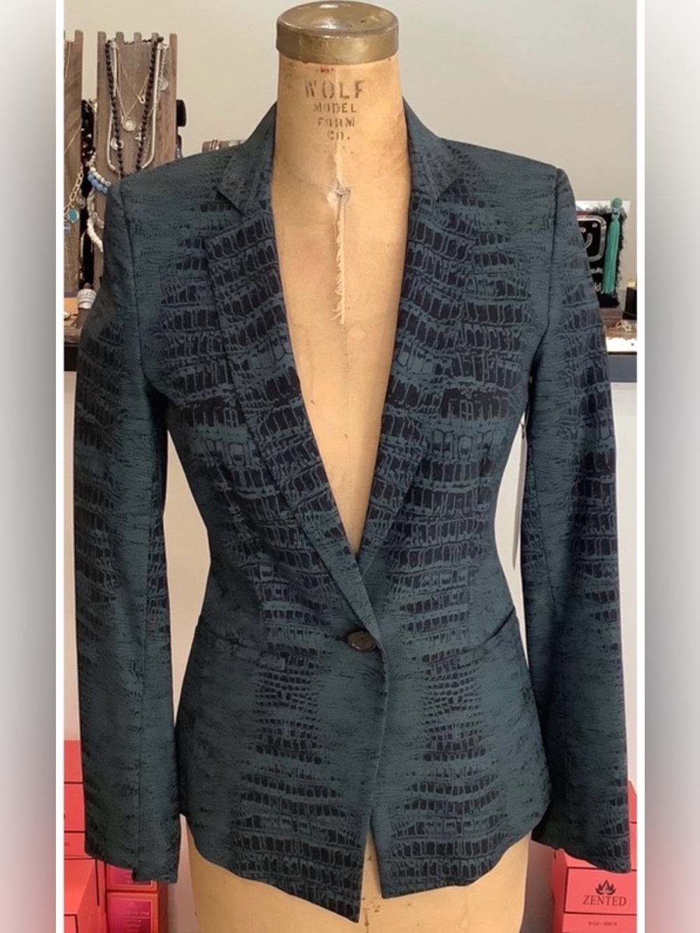 STUNNING Designer Lizard Printed Fitted Blazer